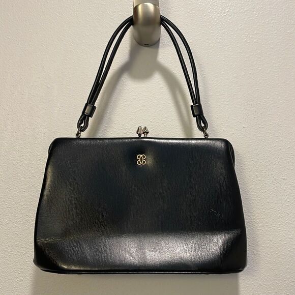 Handbags - Womans vintage black leather handbag